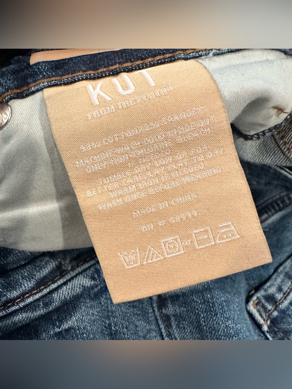 Kut from the Kloth Meg Fab Ab Wide-Leg Crop Jeans in Mid-Dark Blue Size 8P - Picture 9 of 10